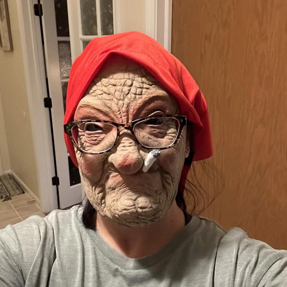 Smoking Old Nana Granny Latex Mask Cosplay Funny Grandma Red Scarf Masks Halloween Carnival Dress Up Purim Party Costume Props