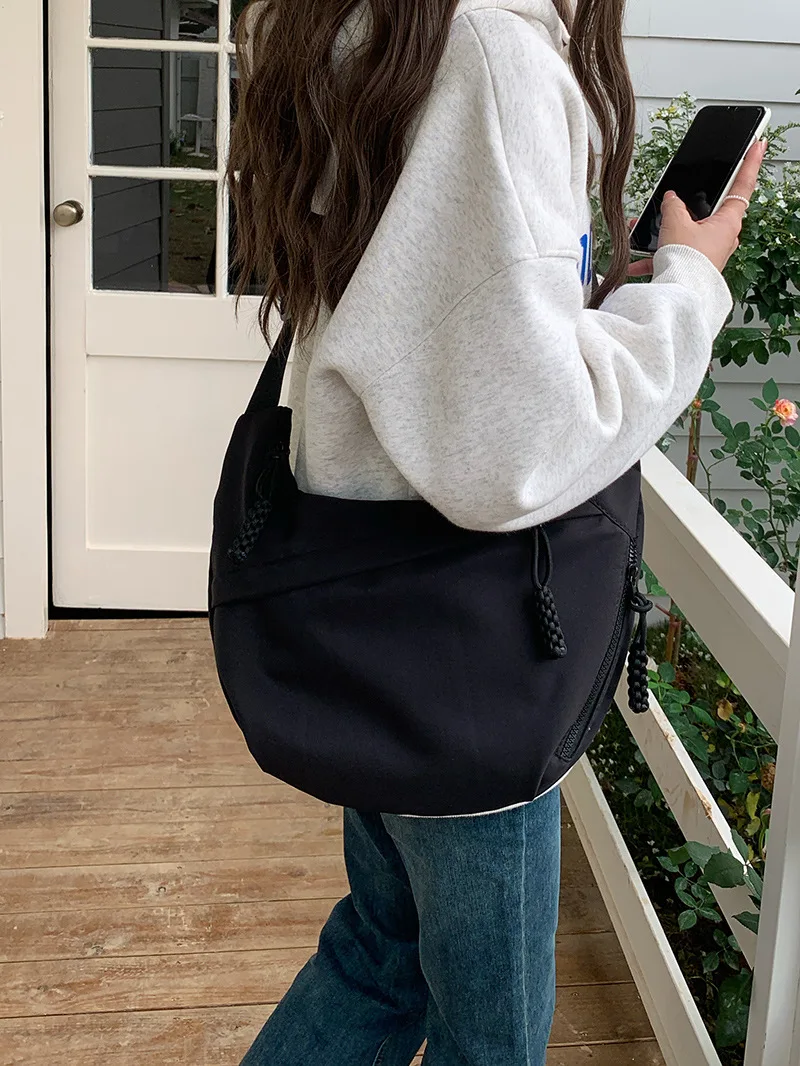 Korean Simplified New Moon Bag Fashionable Design Wheat Ear Cross Body Bag Versatile High End Single Shoulder Dumpling Bag