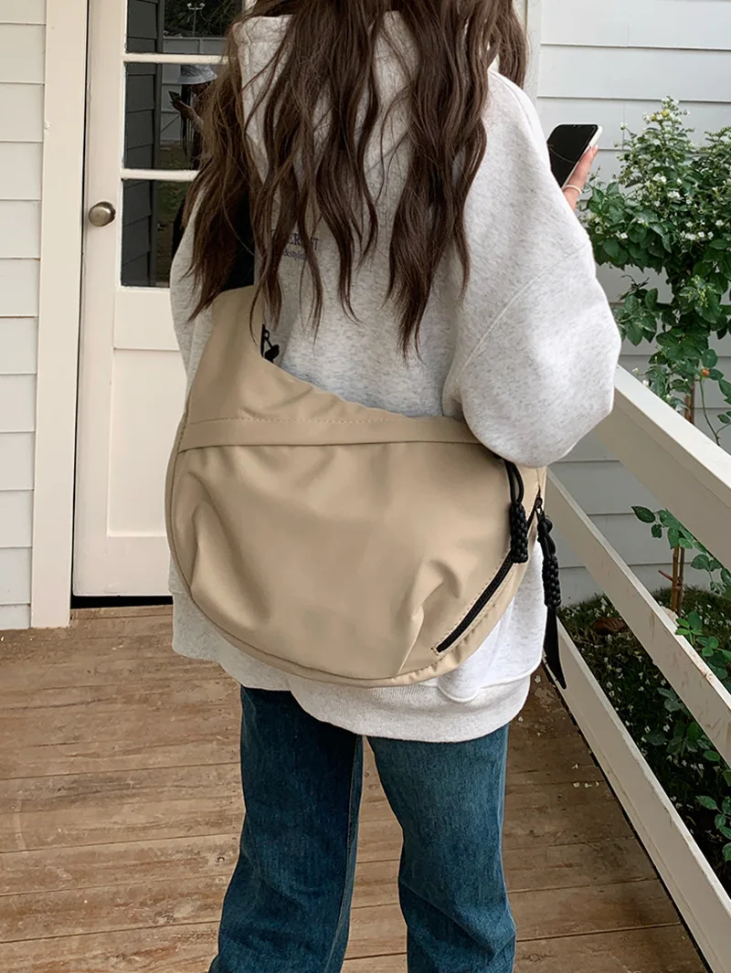 Korean Simplified New Moon Bag Fashionable Design Wheat Ear Cross Body Bag Versatile High End Single Shoulder Dumpling Bag
