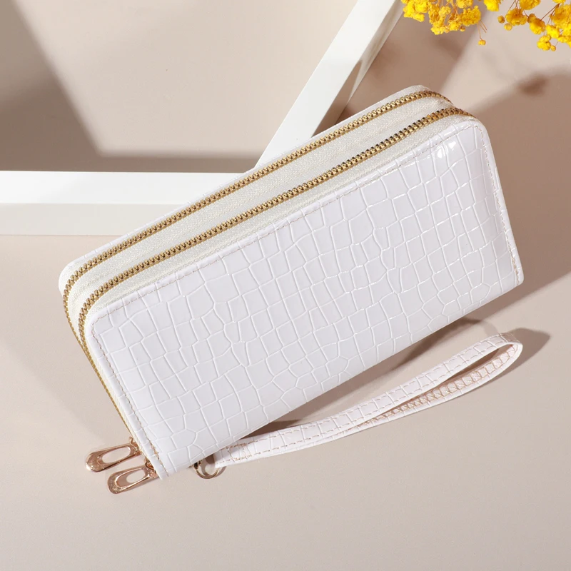 Chic Vintage Double Layer Clutch Wallet - Retro Zipper Coin Purse & Wristlet - Fashionable Womens Accessory with Secure Storage