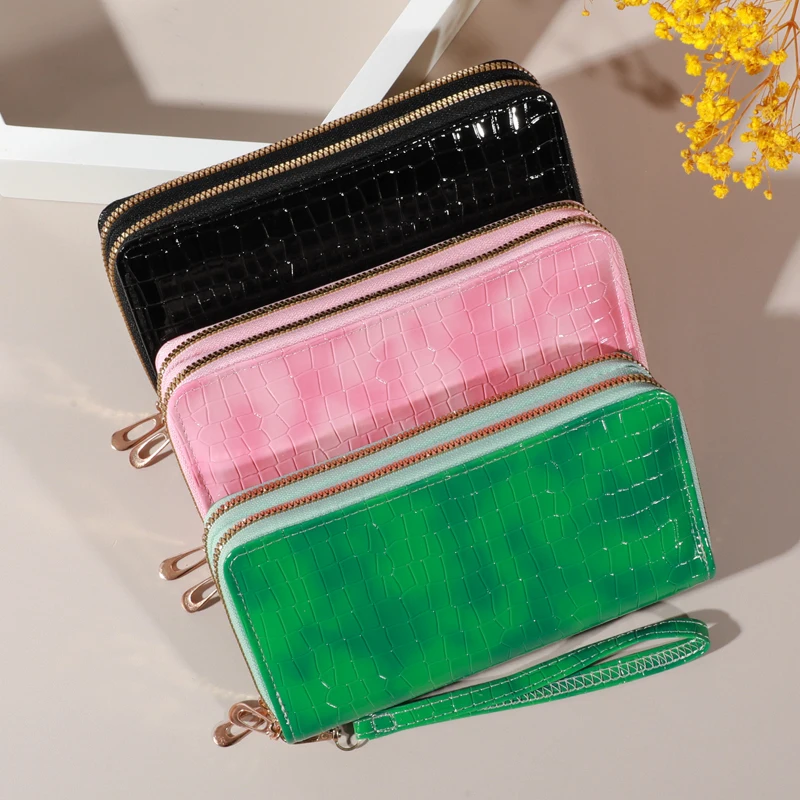 Chic Vintage Double Layer Clutch Wallet - Retro Zipper Coin Purse & Wristlet - Fashionable Womens Accessory with Secure Storage