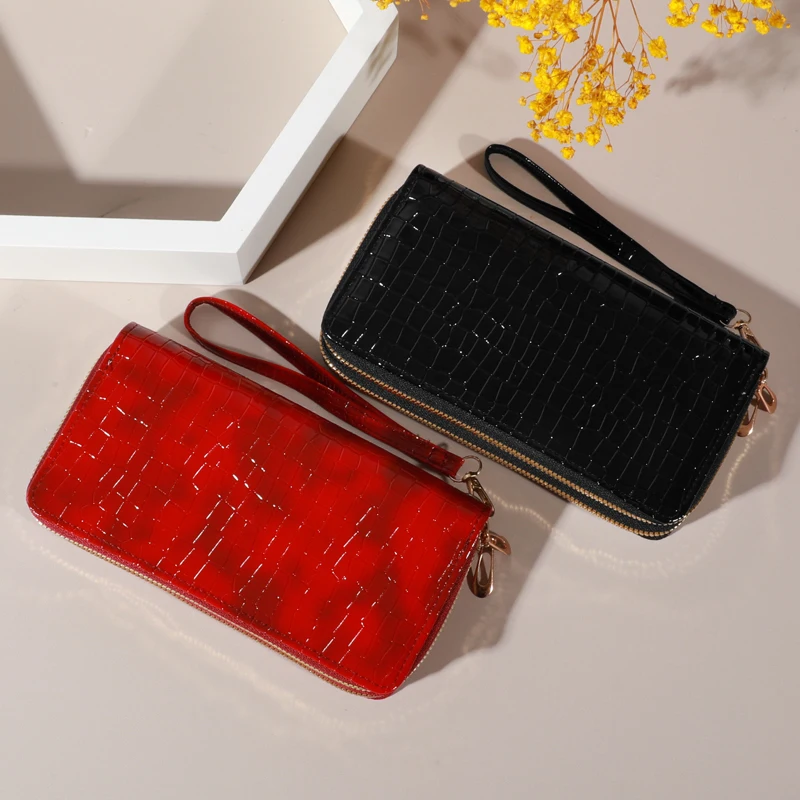 Chic Vintage Double Layer Clutch Wallet - Retro Zipper Coin Purse & Wristlet - Fashionable Womens Accessory with Secure Storage