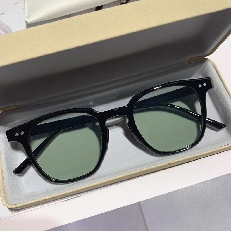 New Vintage Square Sunglasses Women Men Luxury Brand Small Round Sun Glasses Female Small Eyewear Sunglasses for Male Female