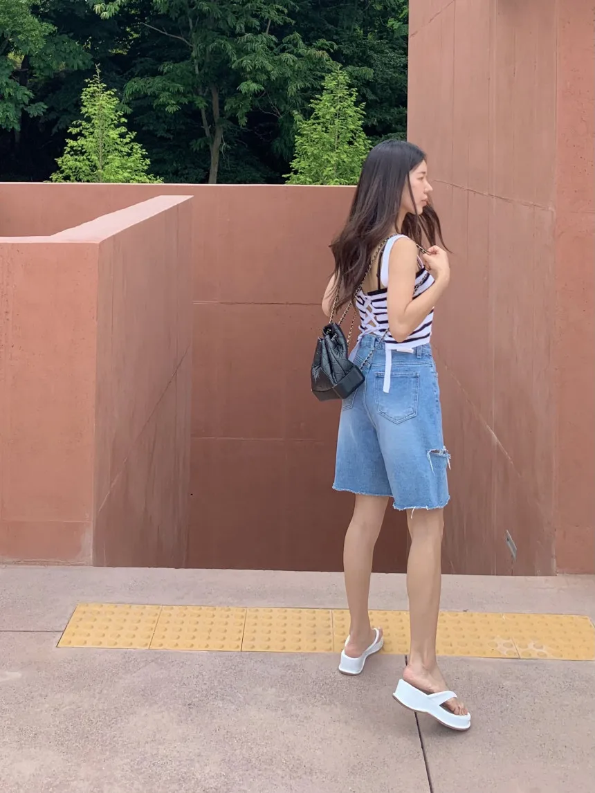 New 2024 Summer Denim Shorts For Women High Waist Hole Washed Half Length Bermuda Shorts Women Korean Style Short Jeans