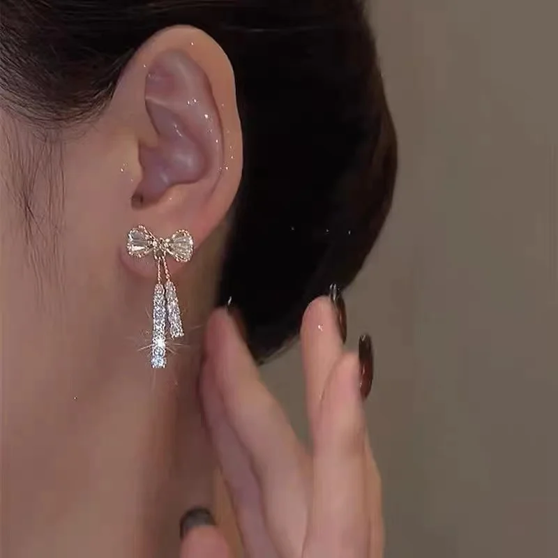 2023 New Fashion Unique Design Elegant Exquisite Light Luxury Zircon C Earrings Women Jewelry Party High-grade Gift Wholesale