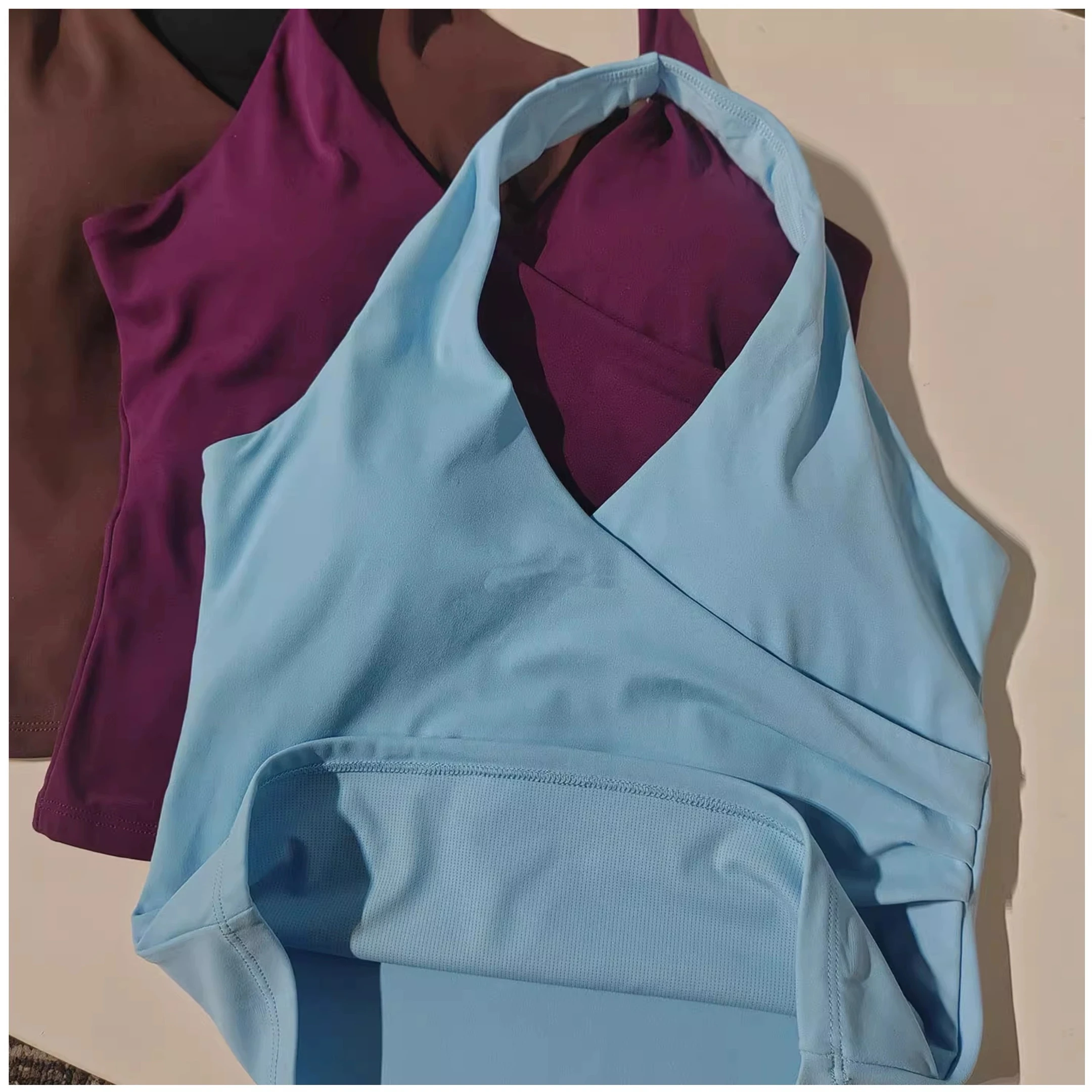 Women's Sexy V-Neck Fitness Bra Nude Sports Bra Hanging Neck Yoga Suit Vest Comfortable Breathable Gym Top for Active Wear