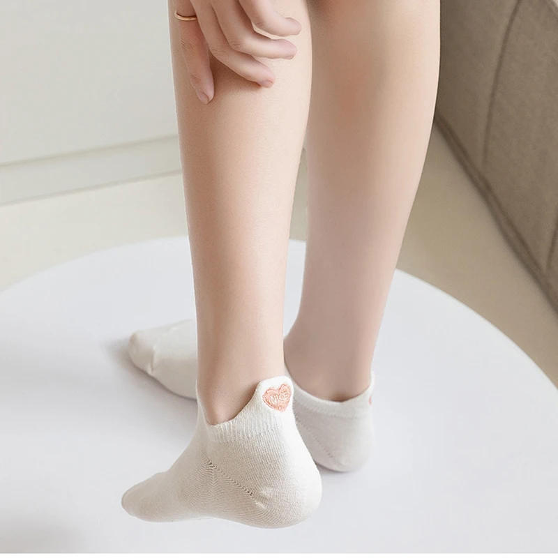 5 Pairs Cute White Socks Women Embroidered Short Ankle Socks Coffee Rabbit Bear Bowknot Love Heart Expression Cotton Boat Socks