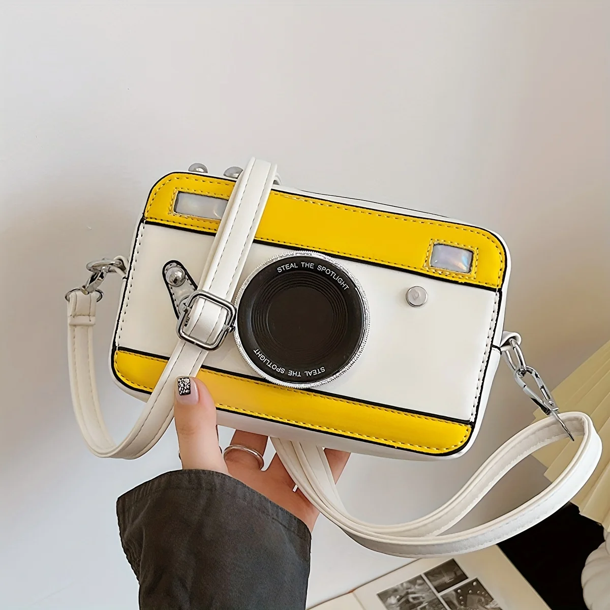 Personalized and Creative Mini Camera Bag Retro Crossbody Versatile Bag Niche Box Bag Fresh Chain Small Square Bag