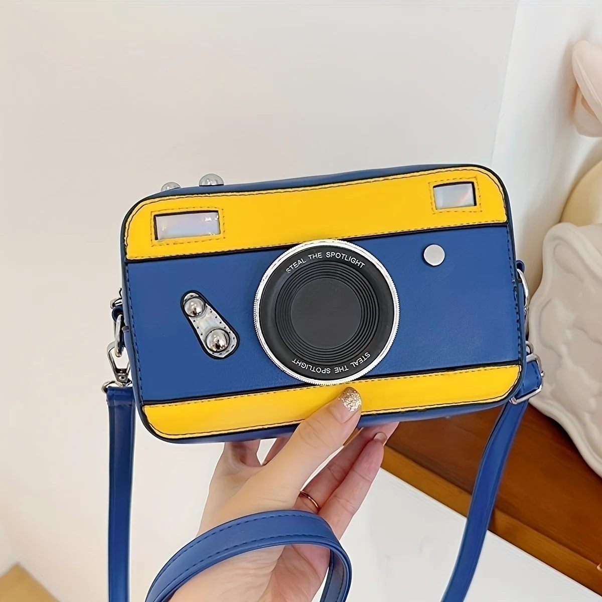 Personalized and Creative Mini Camera Bag Retro Crossbody Versatile Bag Niche Box Bag Fresh Chain Small Square Bag