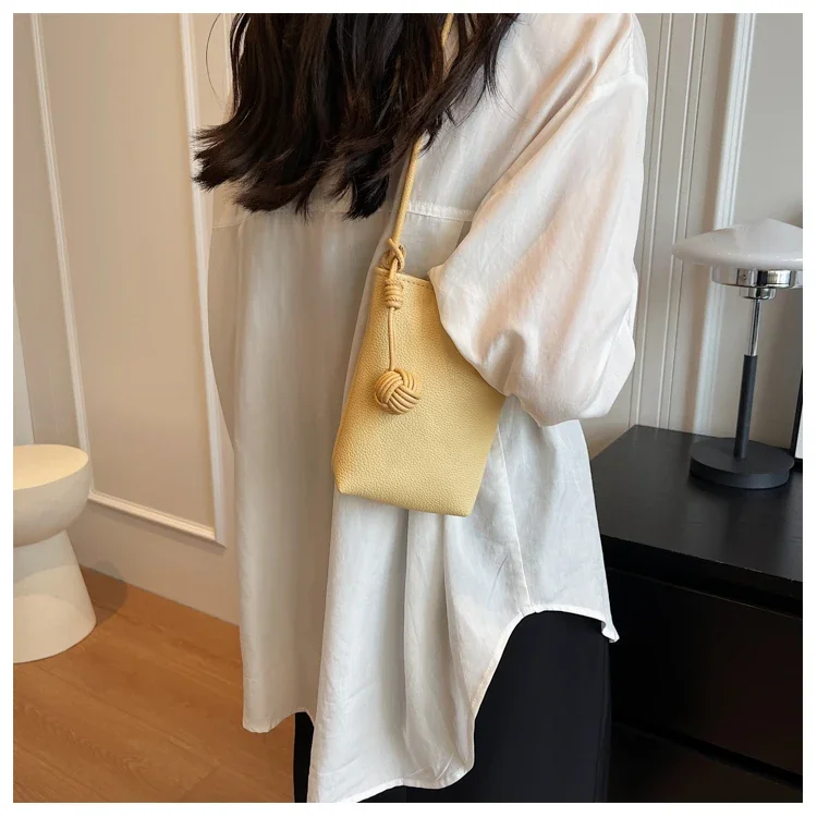 Women Handbags Female Pu Leather Shoulder Bags Luxury Large Capacity Crossbody Bags Solid Flap for Women Portable Phone Purse