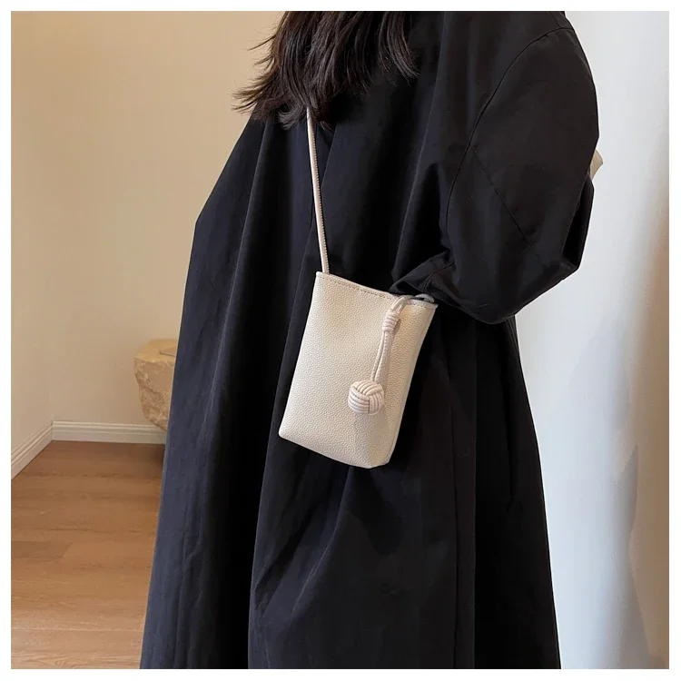 Women Handbags Female Pu Leather Shoulder Bags Luxury Large Capacity Crossbody Bags Solid Flap for Women Portable Phone Purse