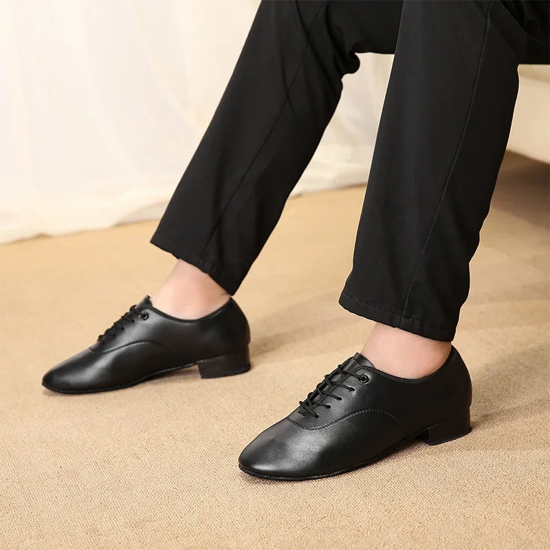 Men Dance Shoes Latin Ballroom Dance Shoes Low Heel Modern Indoor Men Tango Waltz Salsa Danicng Pu Leather Shoes Black White