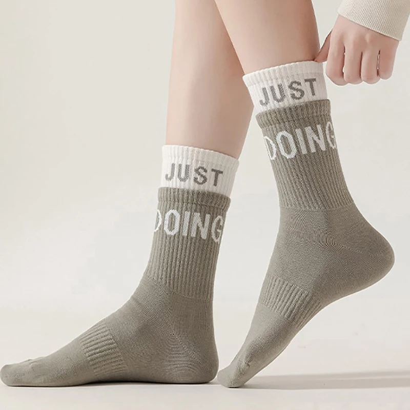1 Pair Trendy Stretch High Tube Socks High Elasticity Lady Sports Socks Breathable Sweat Absorption For Adult