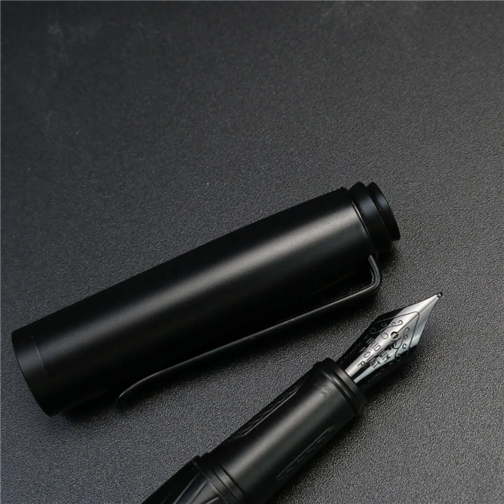 Titanium Nib Black Samurai Fountain Pen Refillable 0.5mm Nib Smooth Ink Pens Tree Texture Metal Fountain Pen Writing Supplies