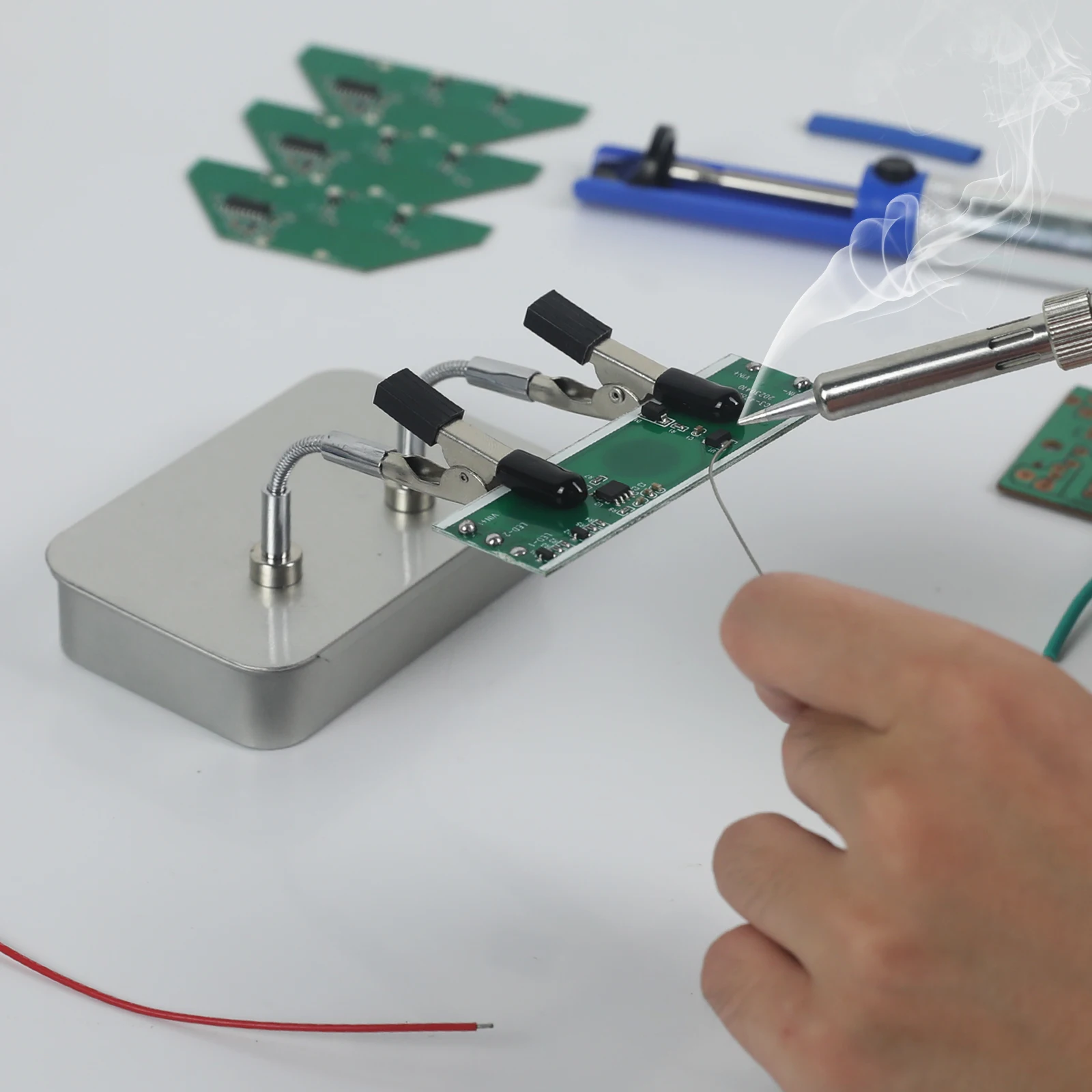 NEWACALOX Soldering Helping Hands 4 Magnetic Universal Flexible Arm Welding Assistant PCB Clamp Thir Hand Welding Repair Tools