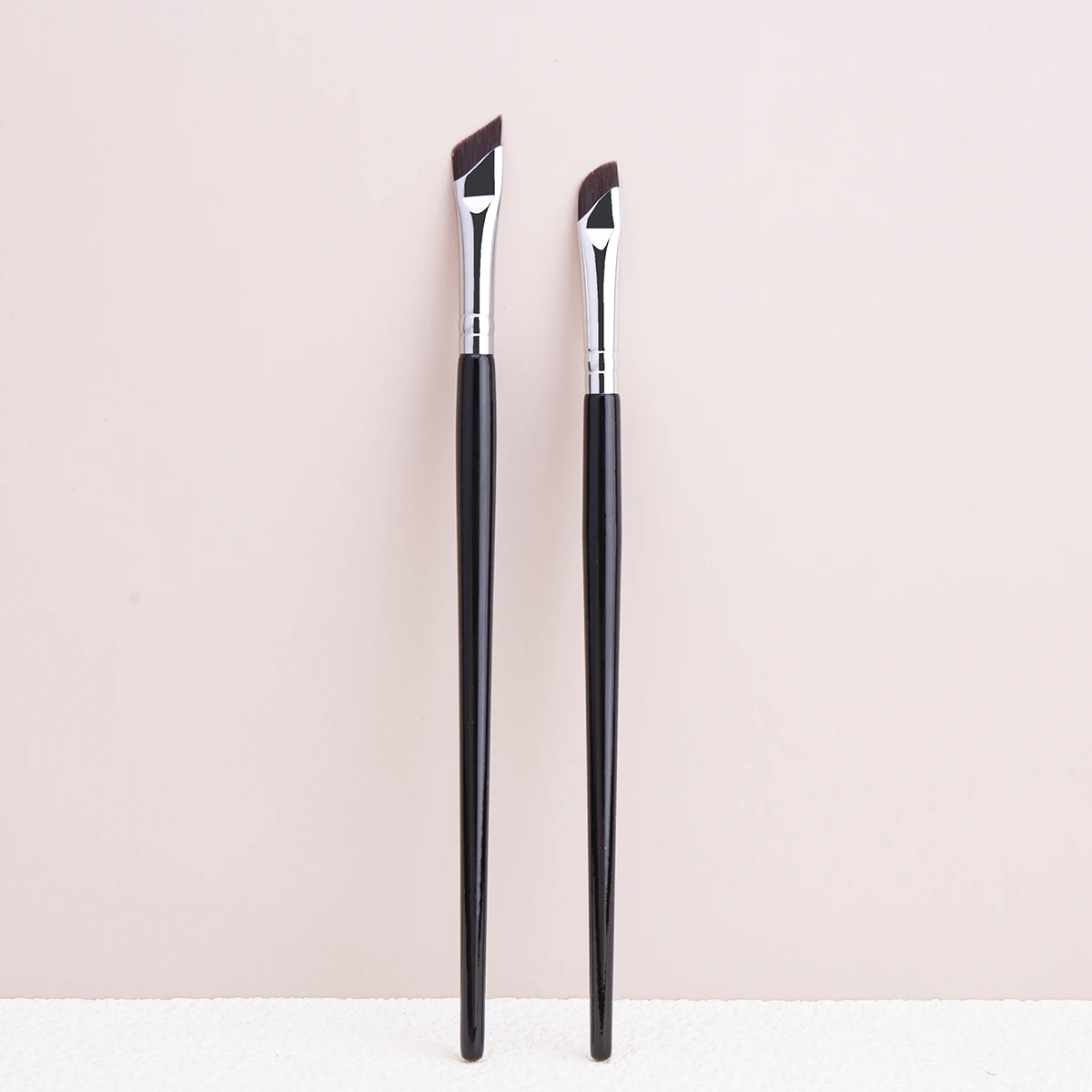 Sickle Eyeliner Brush Eyeshadow Blade Brush Detail Brush Diagonal Eyebrow Brushes Undereyelid To Sleeping Silkworm Makeup Tools