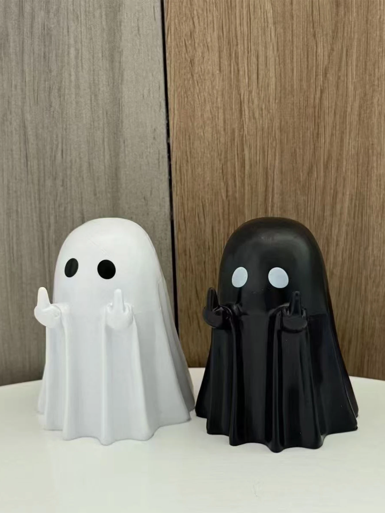 1pc Middle Finger Ghost Statue, 7.5cm Terrifying Ghost Decoration, Halloween Ghost Small Statue Ghost Decoration