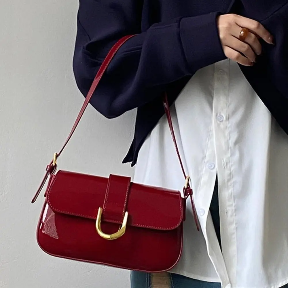 Classic PU Leather Horseshoe Buckle Casual Crossbody Bag Soild Color Small Shoulder Bag with Zipper Closure Women Clutch Purse