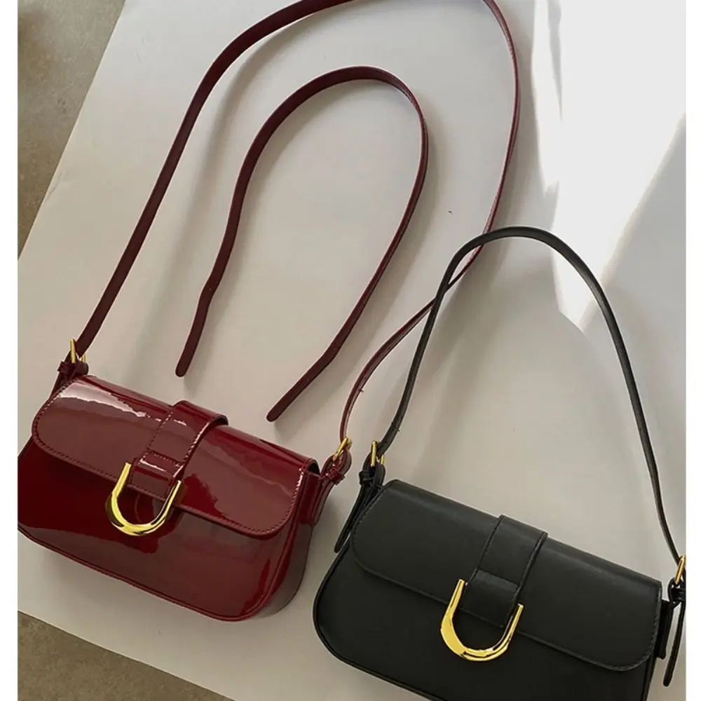 Classic PU Leather Horseshoe Buckle Casual Crossbody Bag Soild Color Small Shoulder Bag with Zipper Closure Women Clutch Purse