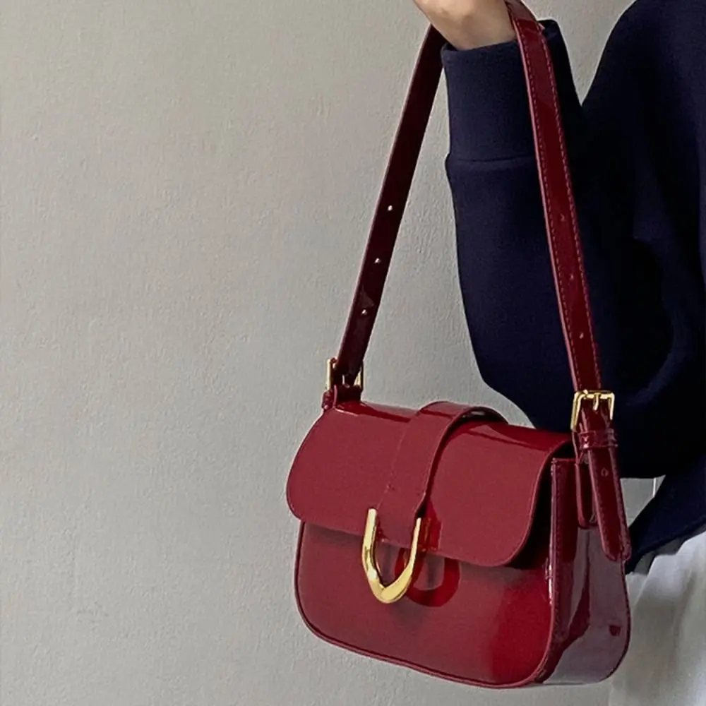 Classic PU Leather Horseshoe Buckle Casual Crossbody Bag Soild Color Small Shoulder Bag with Zipper Closure Women Clutch Purse
