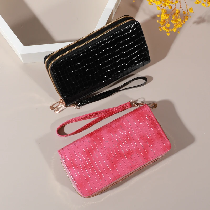 Chic Vintage Double Layer Clutch Wallet - Retro Zipper Coin Purse & Wristlet - Fashionable Womens Accessory with Secure Storage