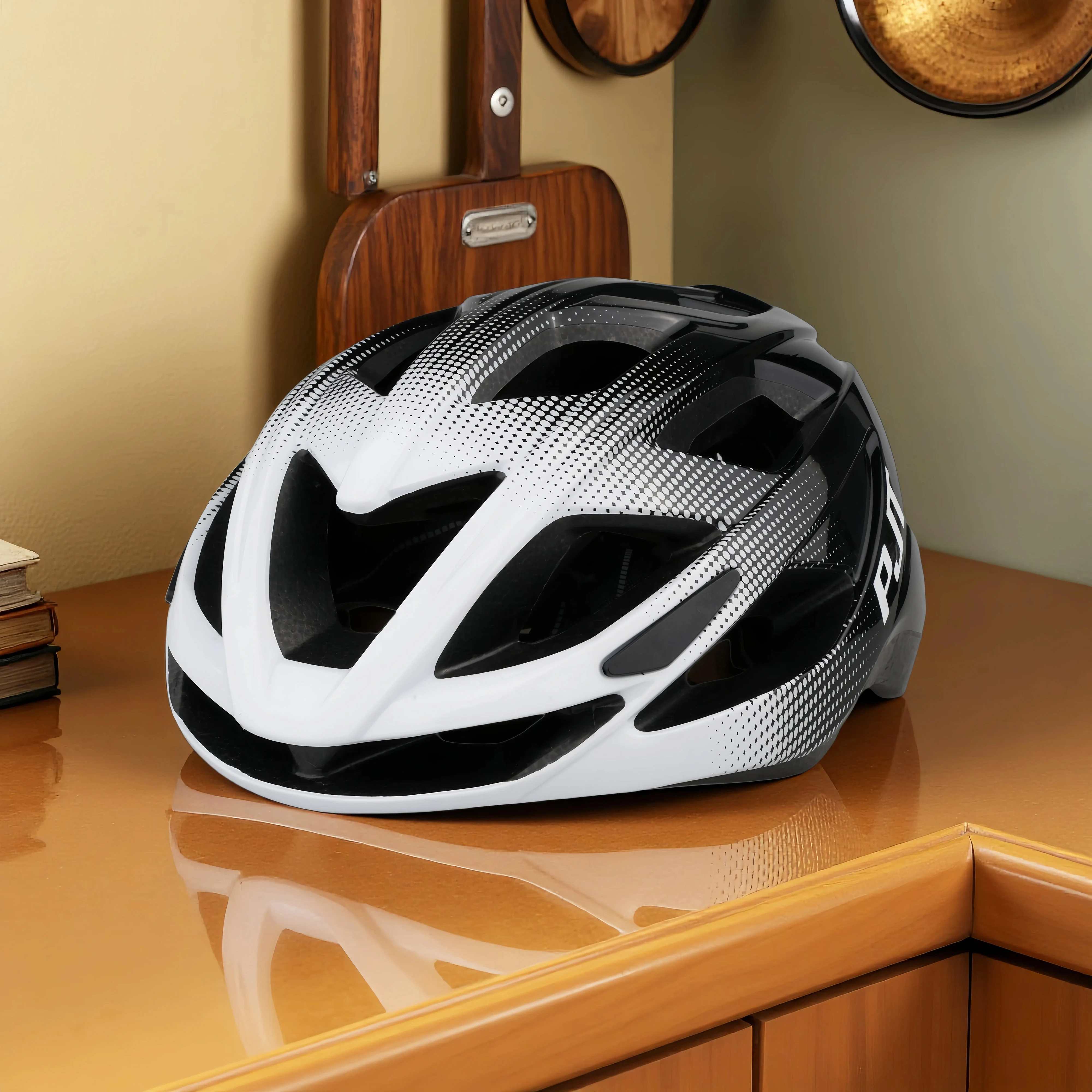 PJT Cycling Helmet Man Women Road Mountain Bike Helmet Outdoor Bicycle Skateboard Scooter Integrally-Molded Ultralight Helmet