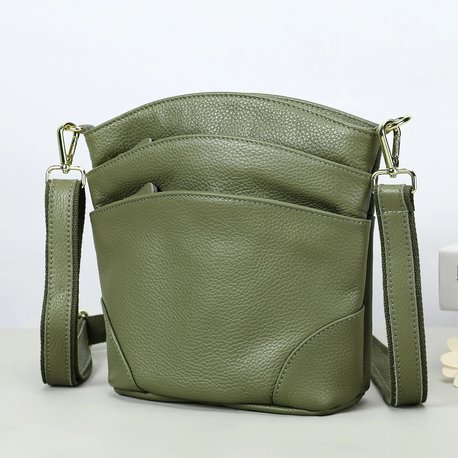 Genuine Leather Women Messenger Bags Cow Leather Crossbody Shoulder Bag Small Female Handbags Capacity Phone Bag for Girls