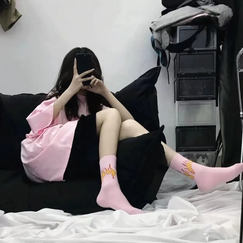 Unisex Flame Black White Yellow Fire Sokken Novelty Hip Hop Harajuku Socks Skateboard Calceines Mujer Street Skarpetki Socks