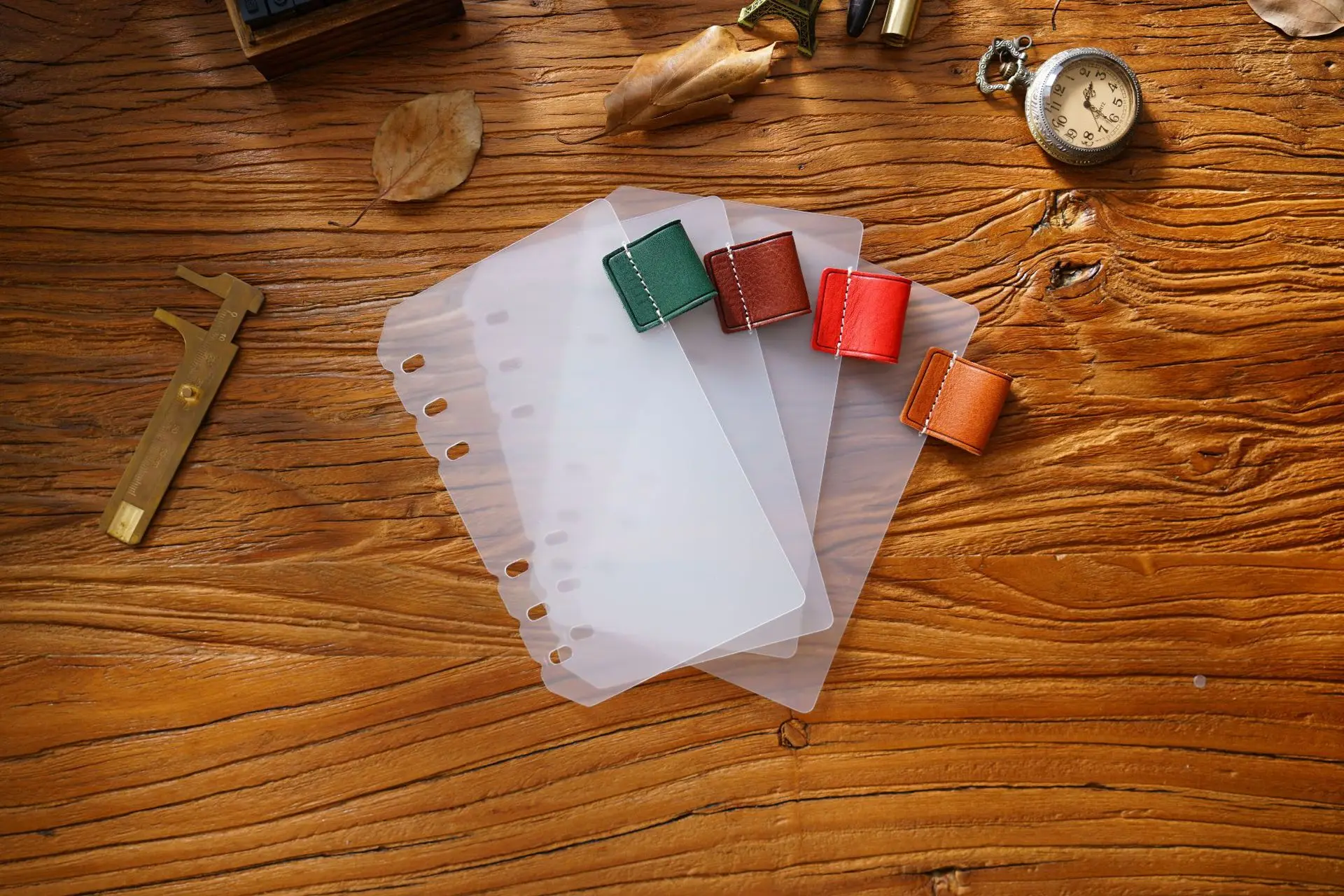 Vintage Leather Journals Notebook Index Dividers with Leather Pen Clip Daily Planner Divider with Cowhide Pen Holder Accessories