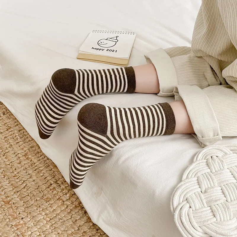 New Women Stripe Cotton Cute Sock Four Season Casual Lady Middle Tube Black White Socks For Women