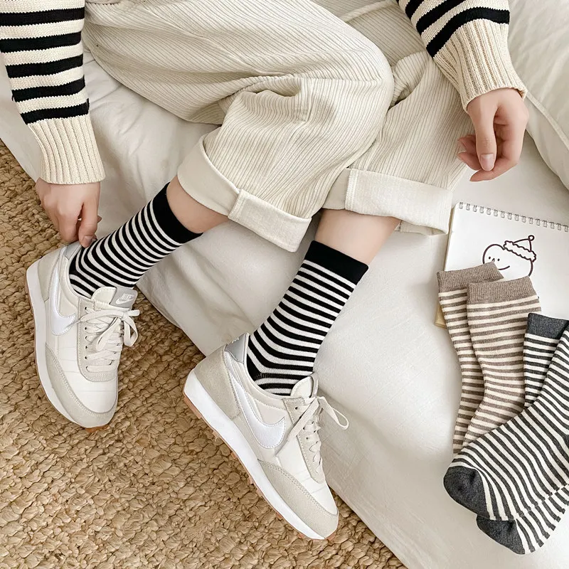 New Women Stripe Cotton Cute Sock Four Season Casual Lady Middle Tube Black White Socks For Women
