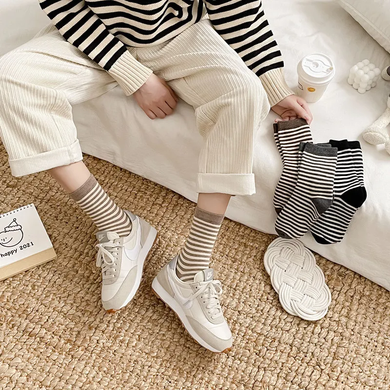 New Women Stripe Cotton Cute Sock Four Season Casual Lady Middle Tube Black White Socks For Women