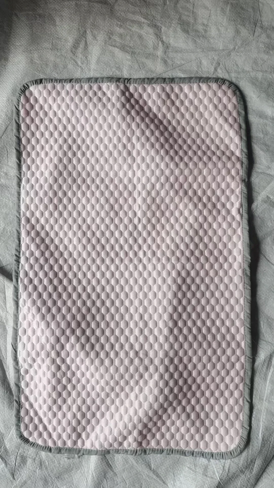 Summer Cooling Pillowcase Solid Color Ice Bean Bean Pillowcase Cool Feeling Air Conditioning Cover Washable  (No Pillow) 48x74cm