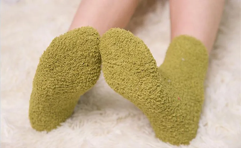 Women's Bed Socks Pure Color Fluffy Warm Winter Christmas Gift Soft Floor Home Candy Color Coral FLeece Velvet Socks Dropship