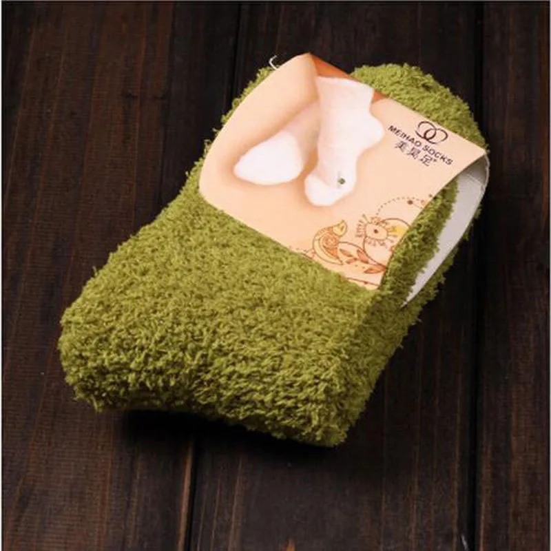 Women's Bed Socks Pure Color Fluffy Warm Winter Christmas Gift Soft Floor Home Candy Color Coral FLeece Velvet Socks Dropship