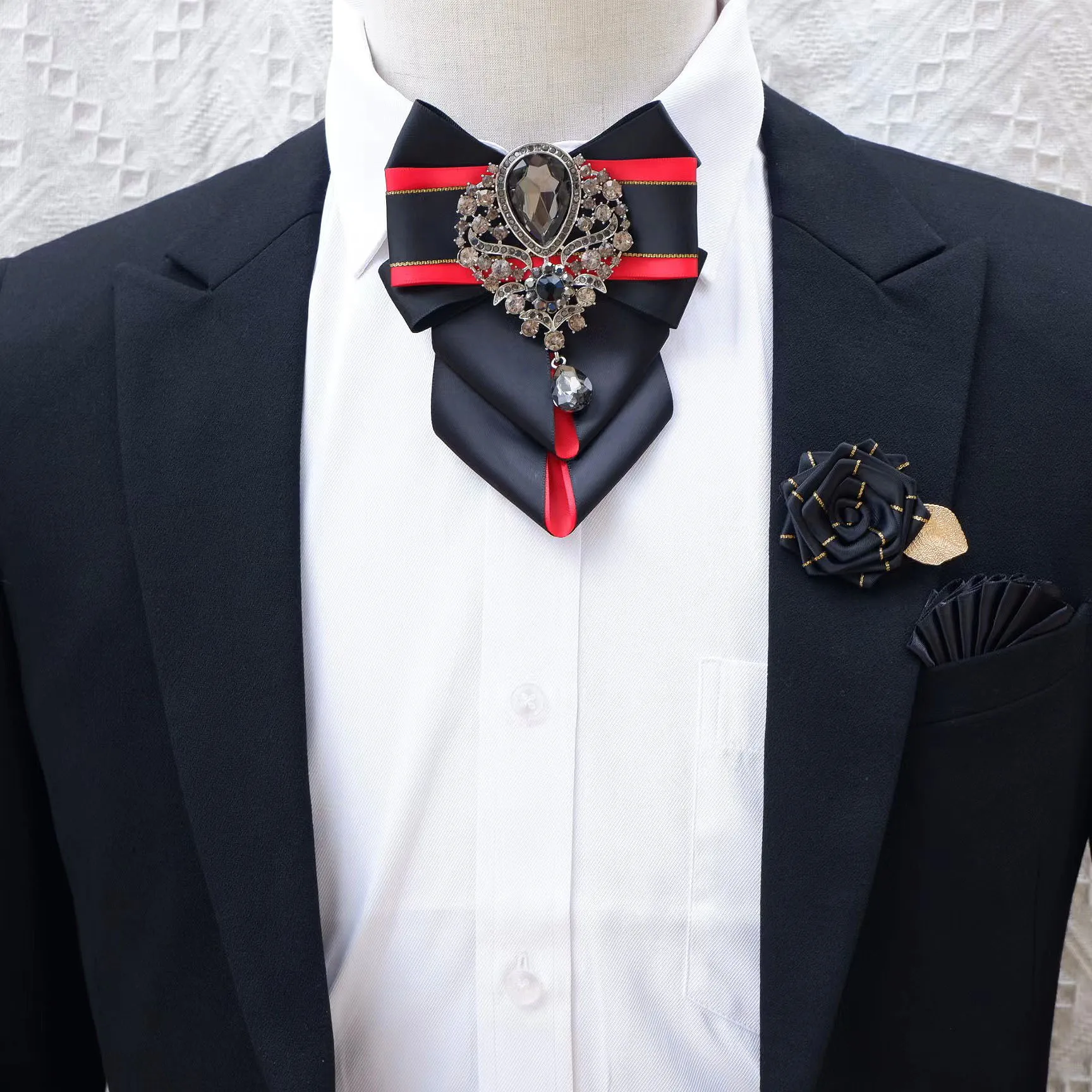 Luxury Rhinestone Bow Tie Brooch Pocket Towel Set Men's High-end Jewelry Gift Fashion New British Korean Men Wedding Accessories