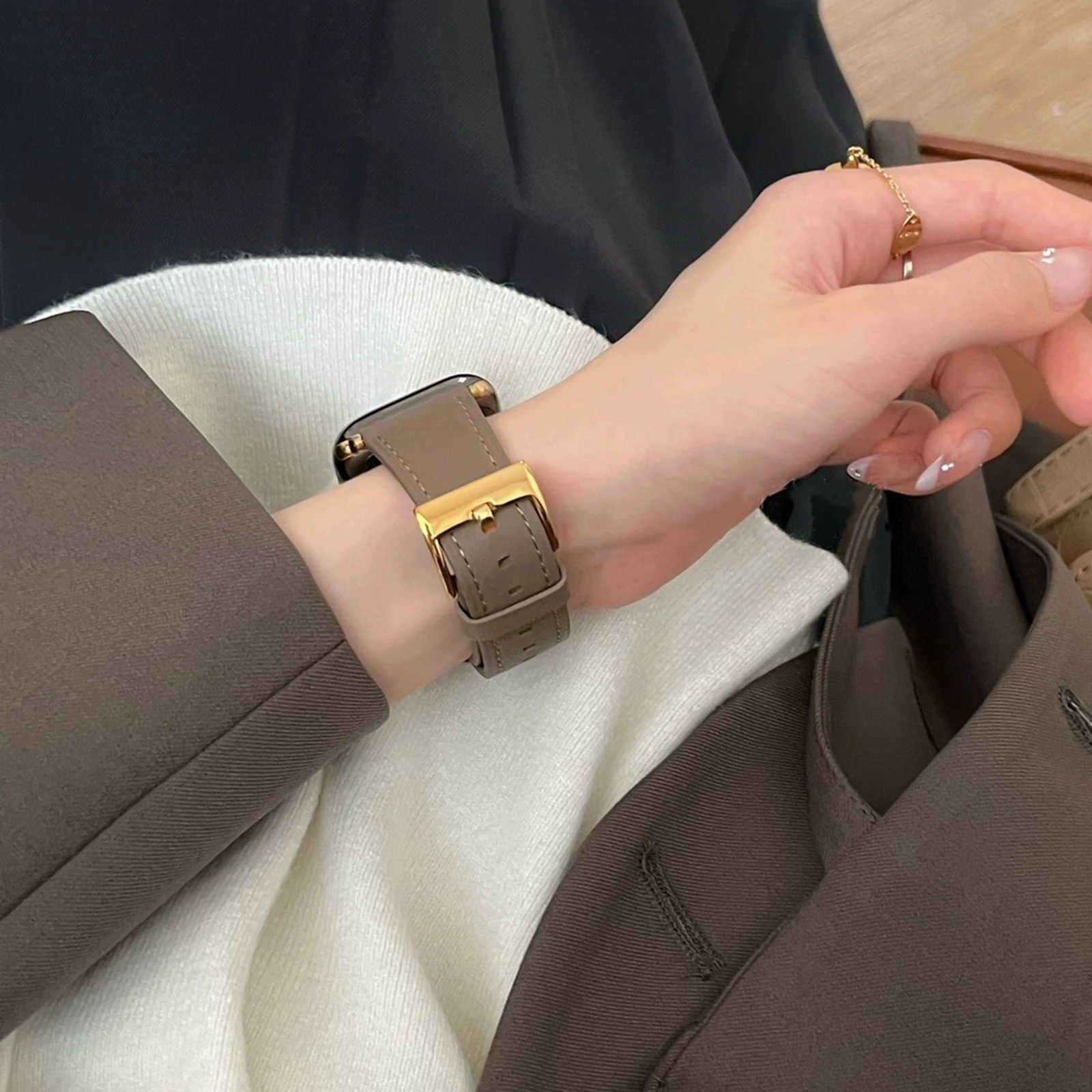 Leather Loop For Apple Watch Band For Women Sport Correa 38mm 40mm 41mm 42mm 44mm 45mm 46mm 49mm , Strap For IWatch