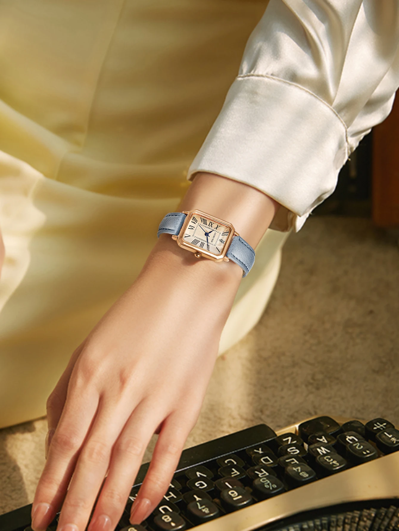 Fashion Retro Digital Dial Casual Watches Square Leather Strap Fashionable Clock Quartz Wristwatch for Women Gift
