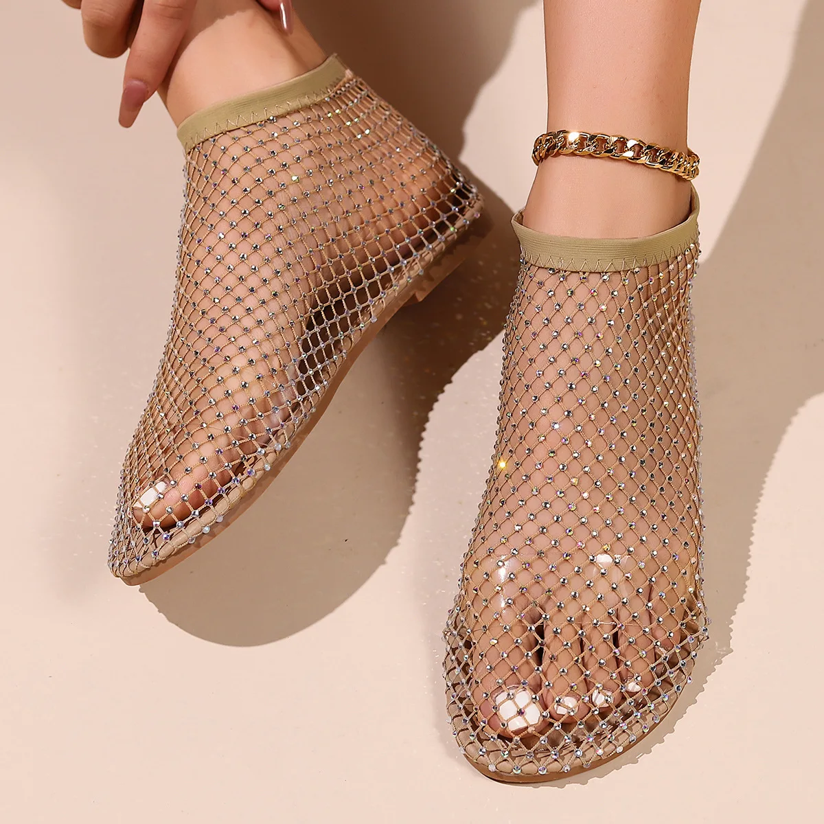 Luxury Brand Women's New Round Toe Flat Bottom Slippers Hollow Short Boots Water Diamond Sexy Flat Bottom Banquet Sandals