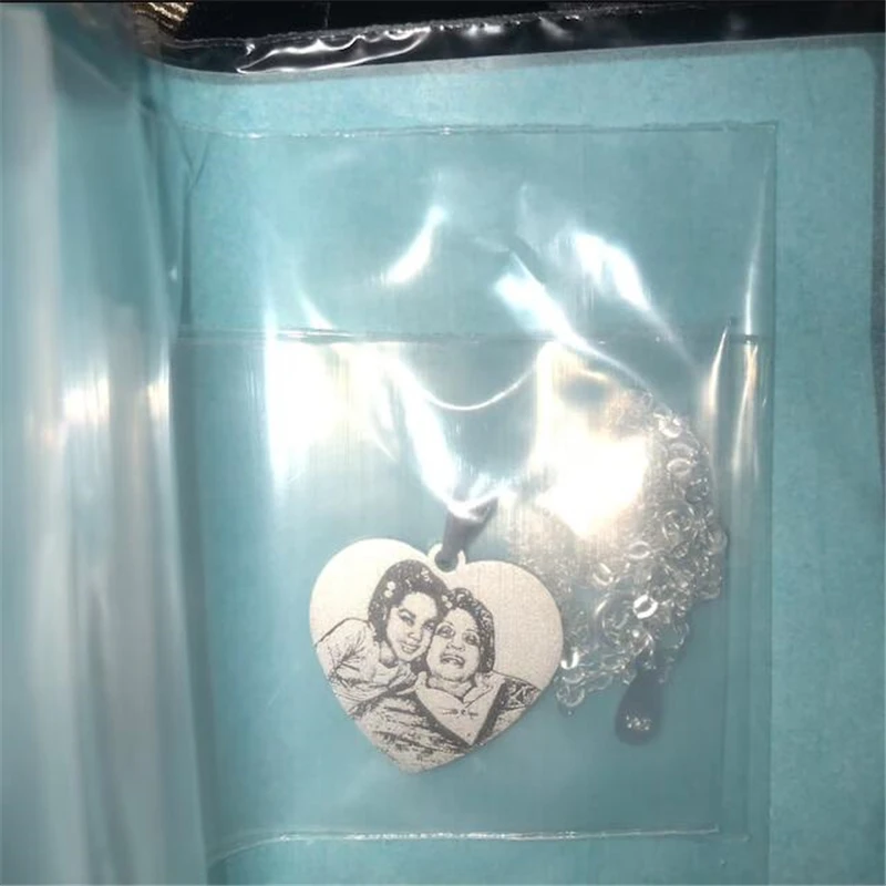 Custom Laser Engraved Name Photos For Lovers Family Friend Stainless Steel Heart Necklace Unique Personalized Jewelry