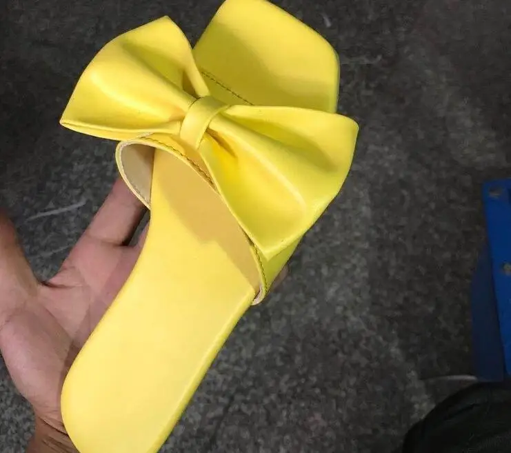 Spring/Summer New 2026 Outdoor Flat Leather Bow Non-Slip Beach Lady Slippers Casual All-Match Fashion Women Sandals