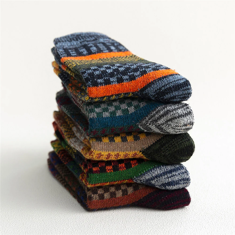 HSS Brand 5 Pairs Winter Men's Socks Thicken Sheep's Wool Socks Warm Men Retro Style Colorful Fashion Man Socks For Snow Boots