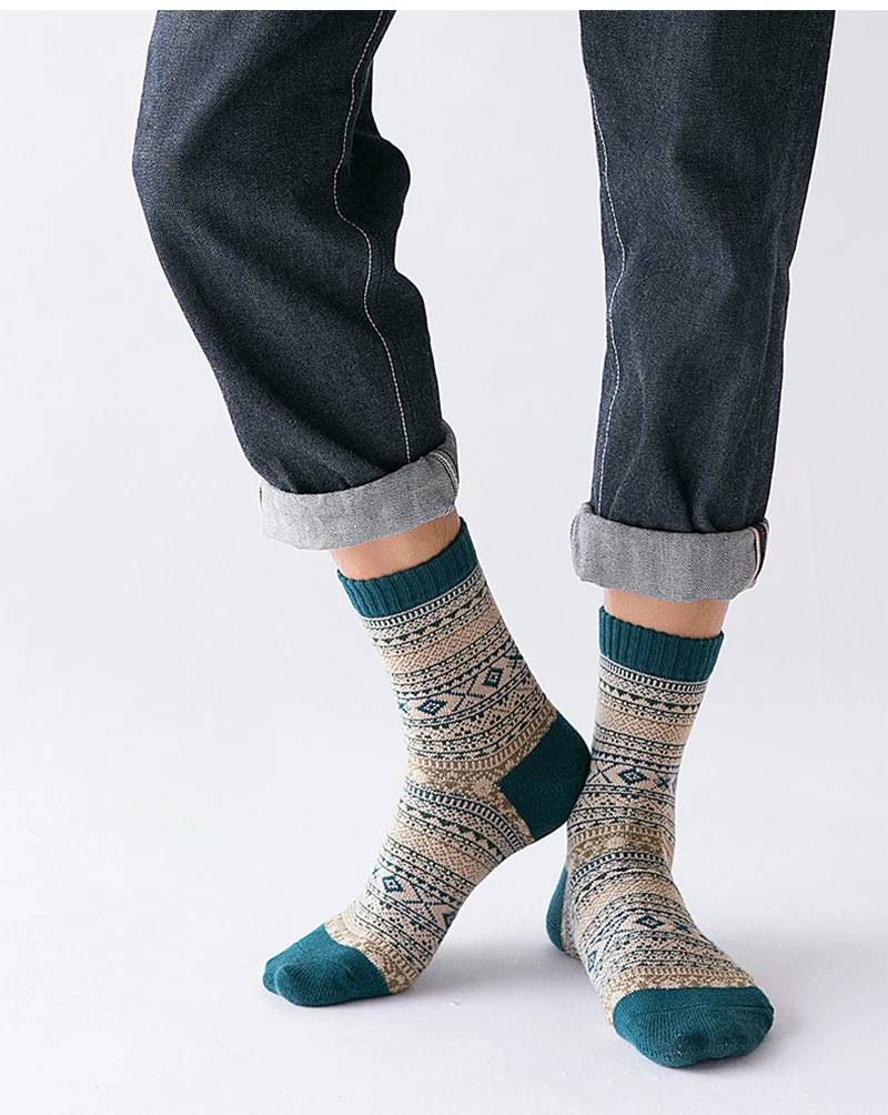 HSS Brand 5 Pairs Winter Men's Socks Thicken Sheep's Wool Socks Warm Men Retro Style Colorful Fashion Man Socks For Snow Boots