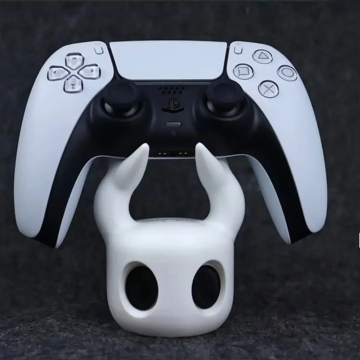 HOT!!!Universal Game Controller Stand Compatible With PS4/PS5/Switch Hollow Knight Theme Cool Desktop Display Gaming Accessories