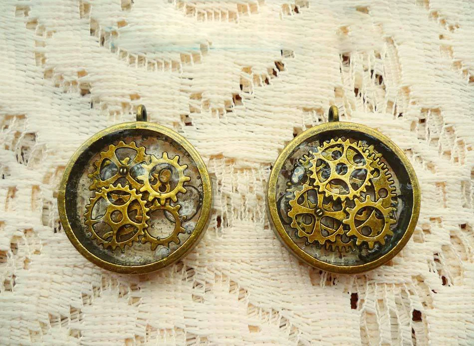 10pcs/lot Vintage UV Epoxy Resin Metal Frame Pendant Frame Pendant DIY Making Resin Pendant Jewelry Accessories Finding