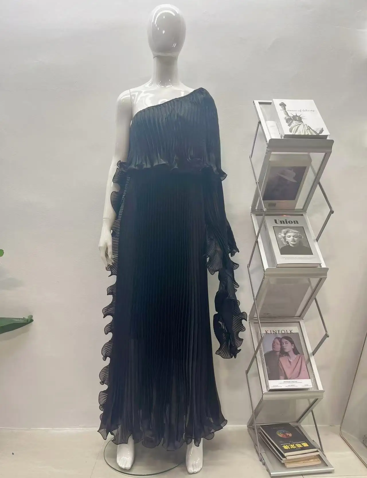 Miyake Fashion Design Dress Slanted Shoulder Solid Color Loose Women's Clothing Medium Length Elegant Dresses 2025 Summer New