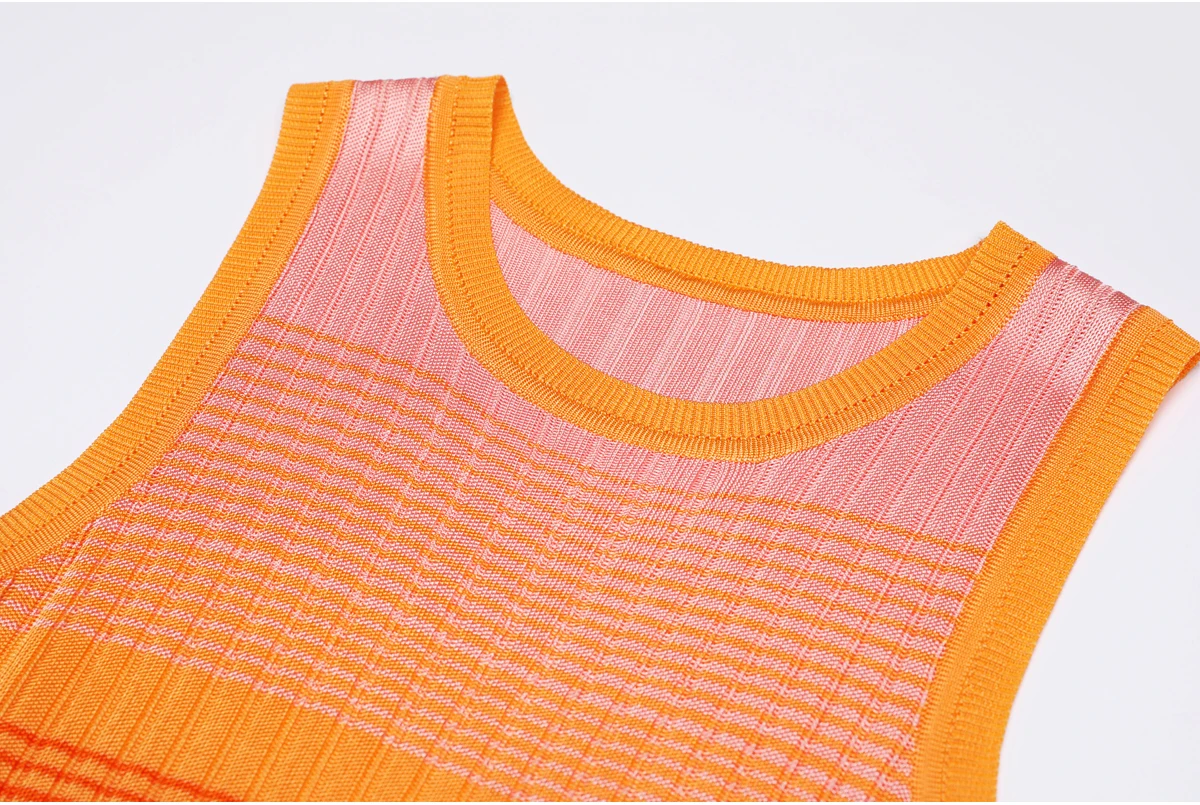 High Quality Spring And Autumn New Fashion Knitted Elastic Stripe Gradient Women's Cardigan+sleeveless Dress Women's Set