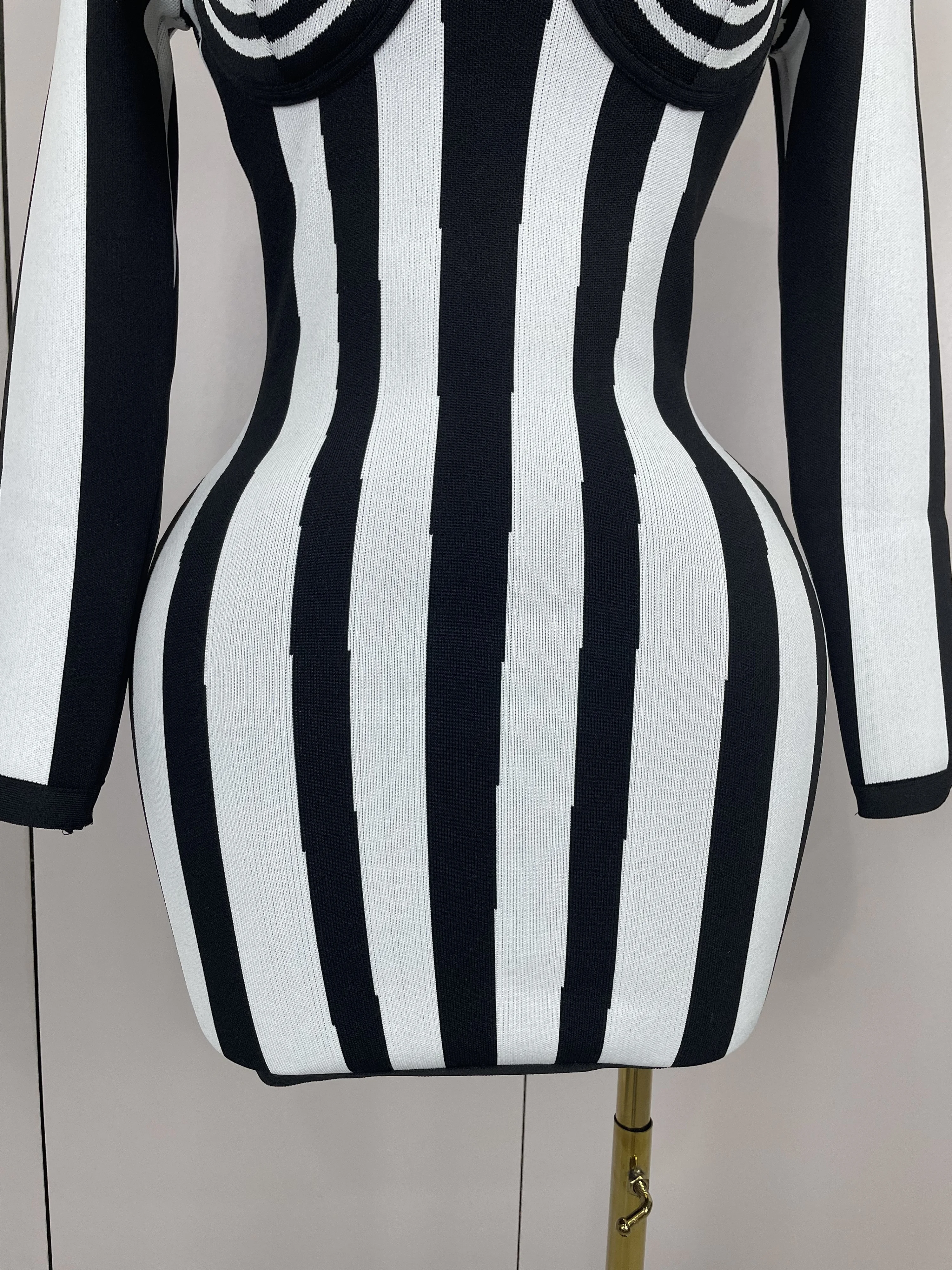 2025 Luxury Sexy Long Sleeve Stripe Black White Mini Bandage Dress Women Knitted Celebrity Elegant Evening Club Birthday Dresses