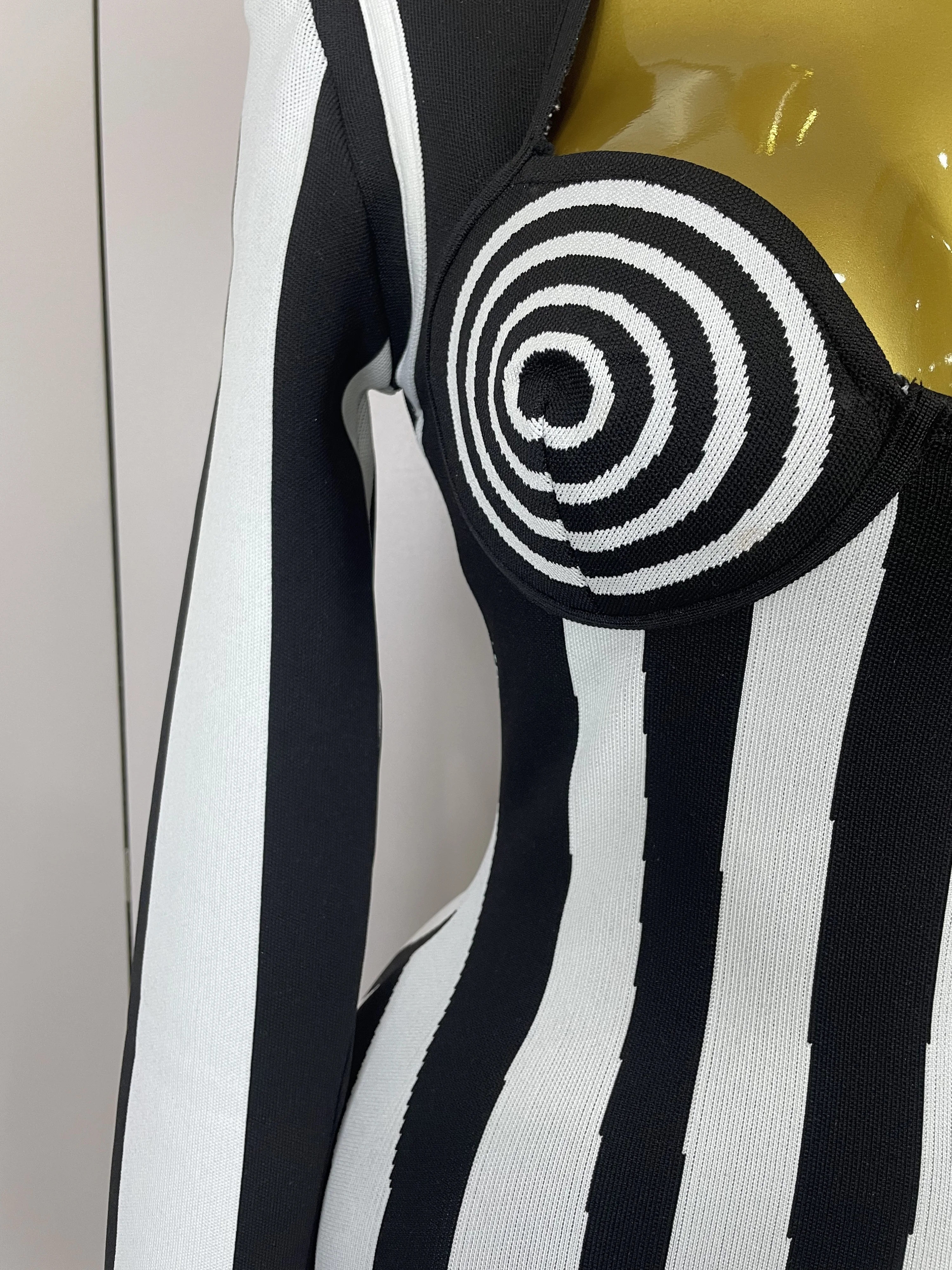 2025 Luxury Sexy Long Sleeve Stripe Black White Mini Bandage Dress Women Knitted Celebrity Elegant Evening Club Birthday Dresses