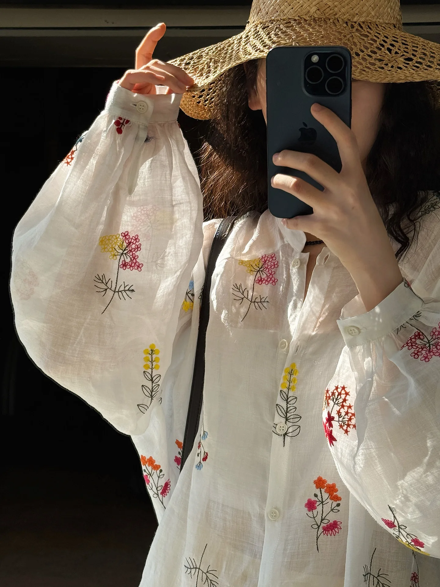 Women Summer Sexy Bohemian Blouses V-Neck Flower Embroidery Blouses Fashion Women Elegant White Tops Shirts